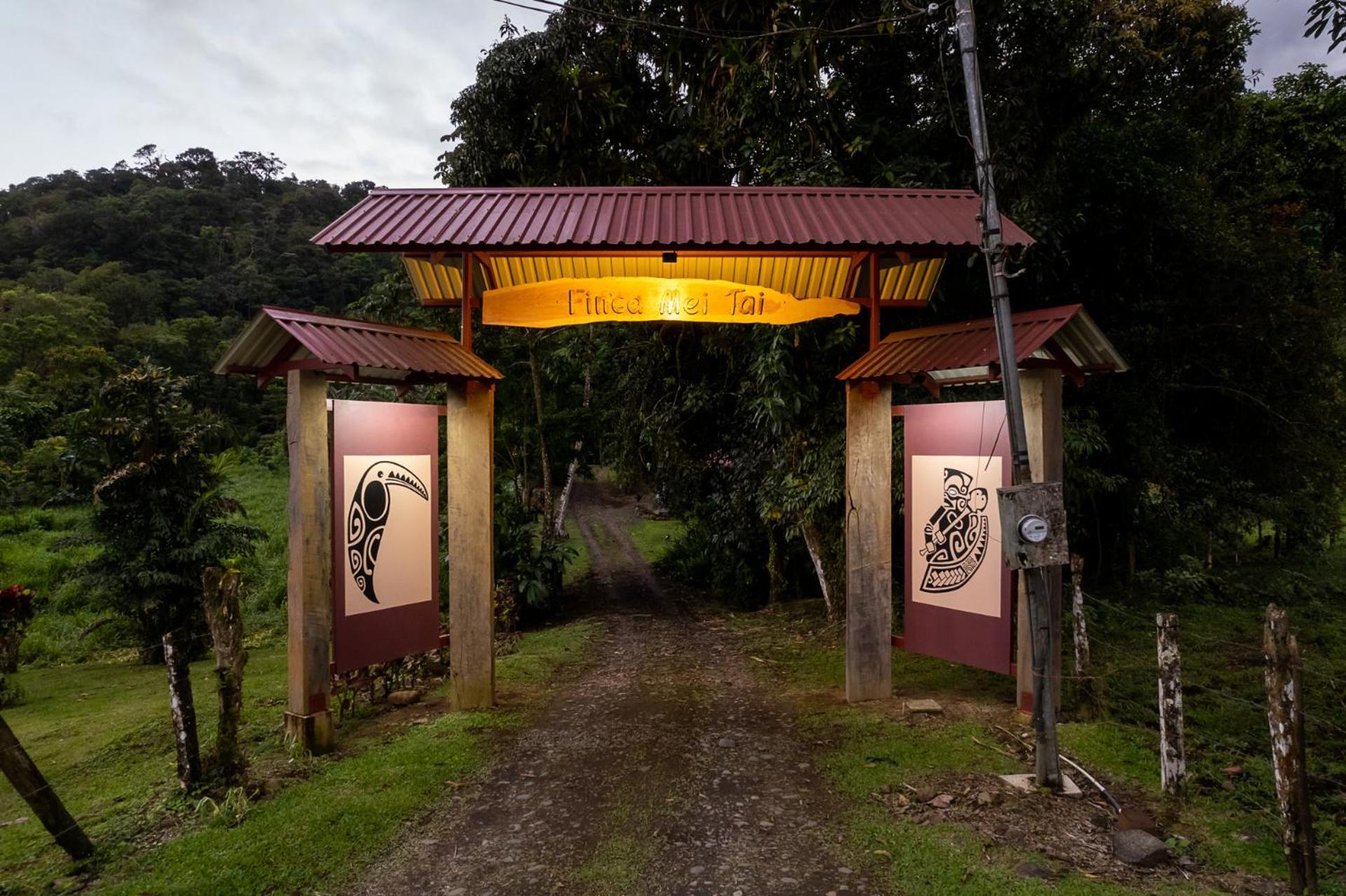 Mei Tai Cacao Lodge บิฆากัว ภายนอก รูปภาพ